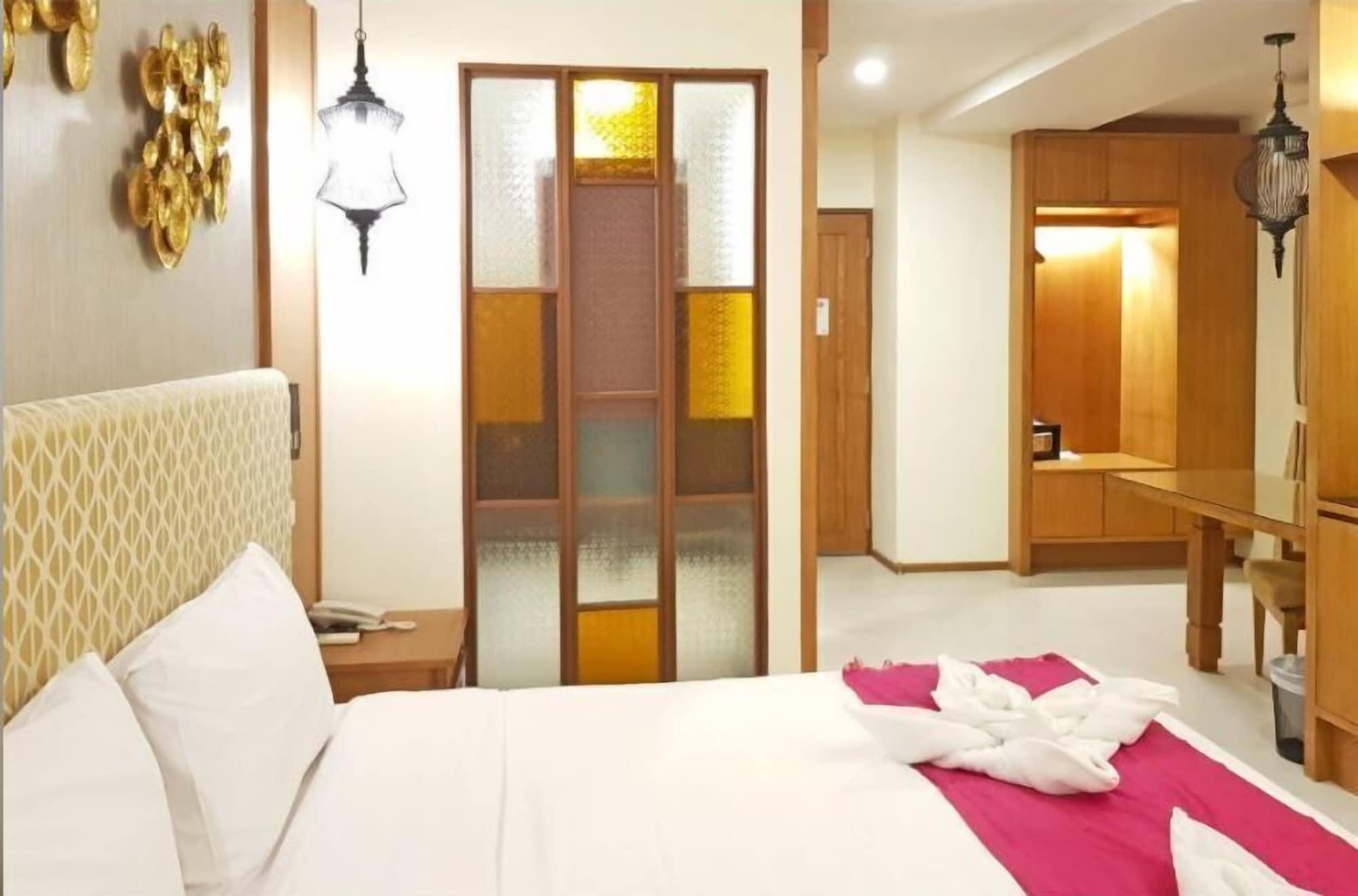 The Signature Hotel @ Thapae Chiang Mai Esterno foto