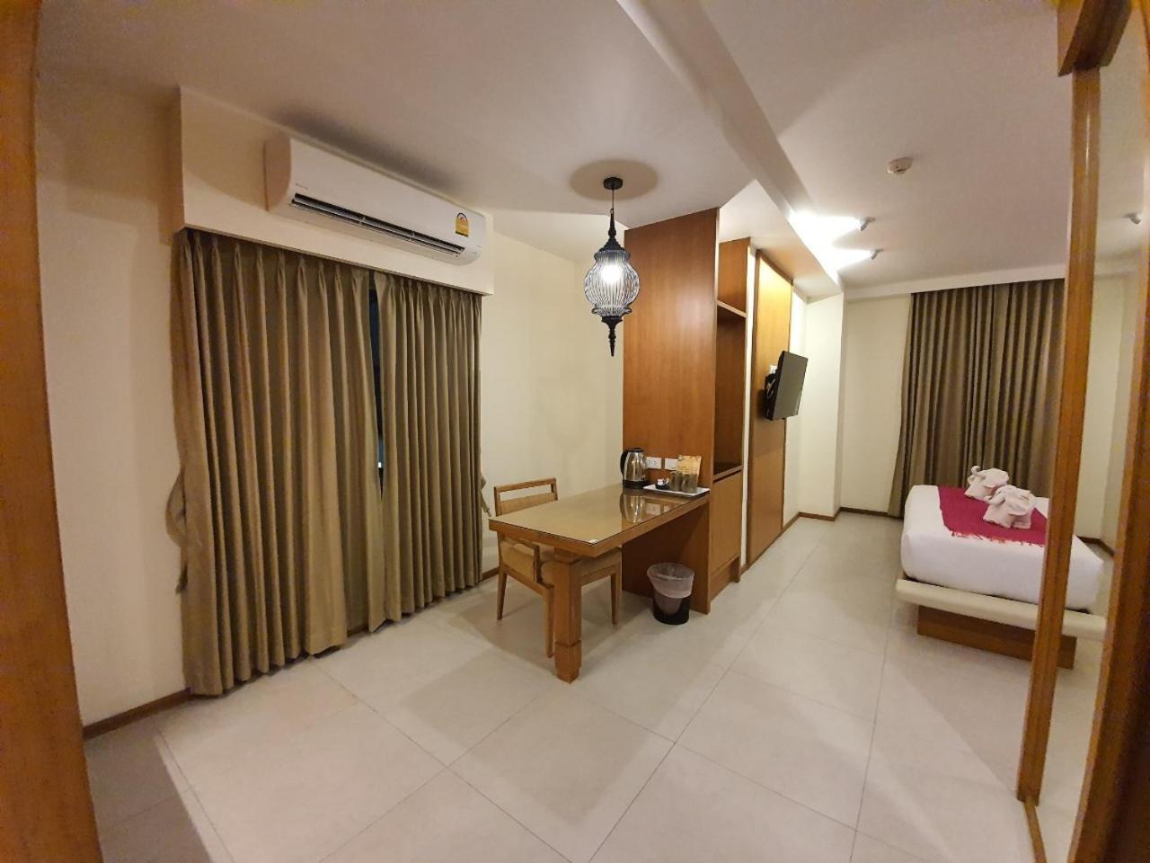 The Signature Hotel @ Thapae Chiang Mai Esterno foto