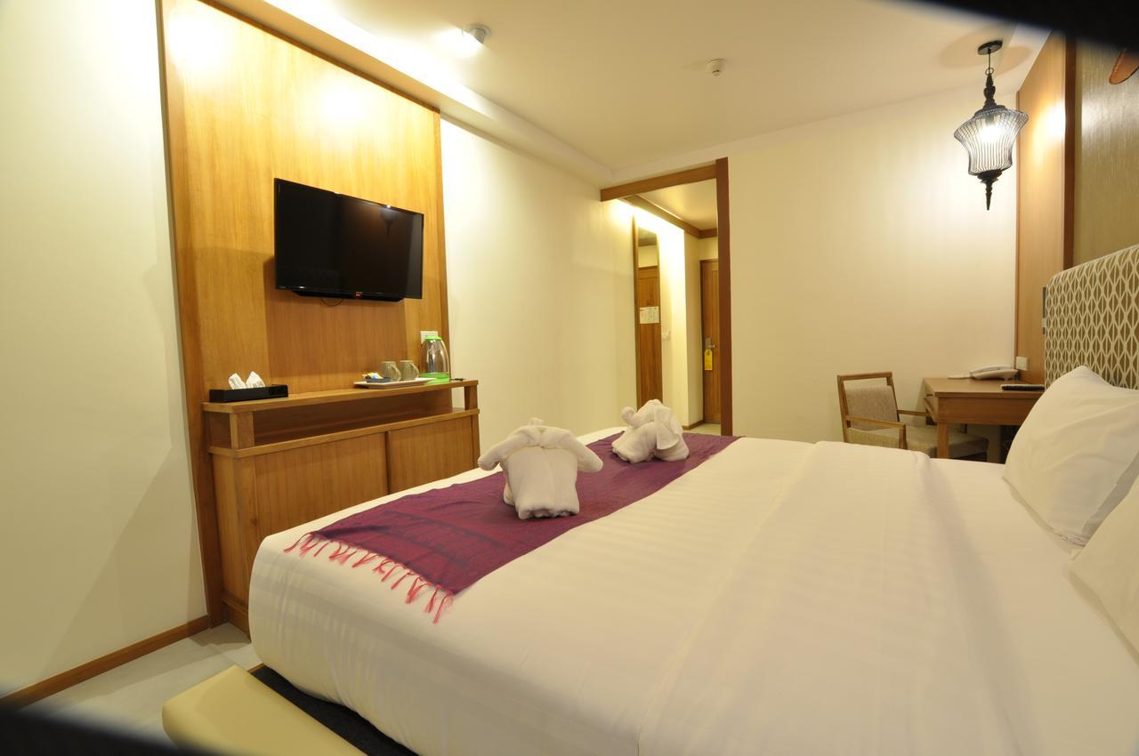 The Signature Hotel @ Thapae Chiang Mai Esterno foto